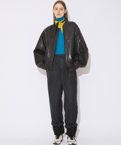 beautiful people(ビューティフルピープル)の「light lamb leather fan shape MA-1 blouson(MA-1・レディース・ブラック・36/38/40)」の14枚目の写真