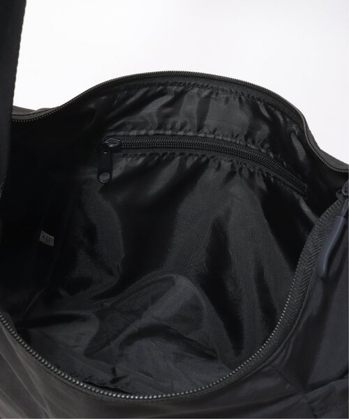 ikka(イッカ)の「【WEB限定】KiU キウ ナイロンクロスボディショルダーバッグ(ショルダーバッグ・メンズ・ブラック/オリーブ・FREE)」の7枚目の写真
