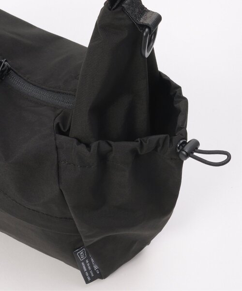 ikka(イッカ)の「【WEB限定】KiU キウ ナイロンクロスボディショルダーバッグ(ショルダーバッグ・メンズ・ブラック/オリーブ・FREE)」の9枚目の写真