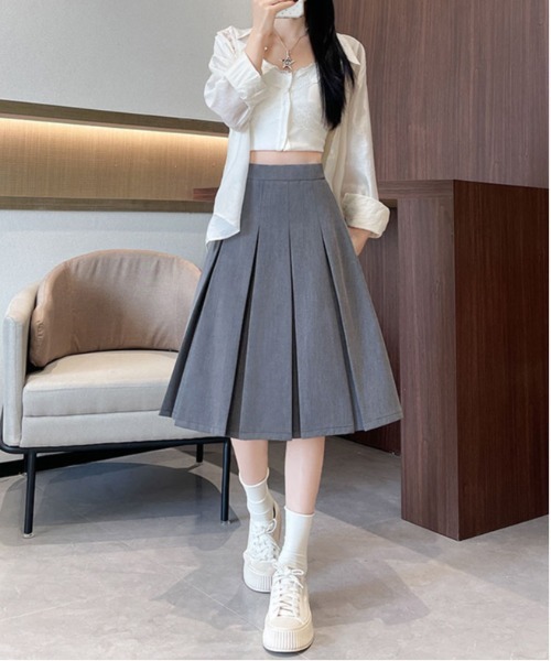 &soiree(アンドソワレ)の「ミドル丈プリーツフレアスカート(スカート・レディース・ブラック/グレー・X-LARGE/LARGE/MEDIUM/SMALL)」の5枚目の写真