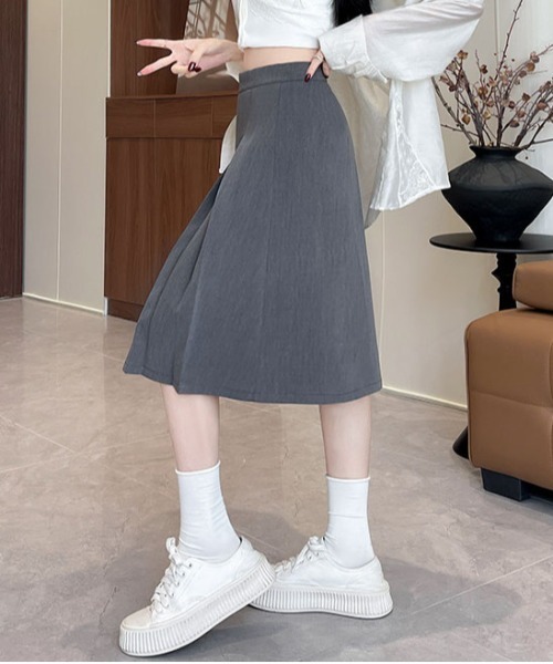 &soiree(アンドソワレ)の「ミドル丈プリーツフレアスカート(スカート・レディース・ブラック/グレー・X-LARGE/LARGE/MEDIUM/SMALL)」の6枚目の写真