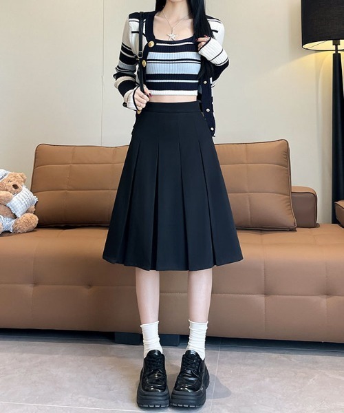 &soiree(アンドソワレ)の「ミドル丈プリーツフレアスカート(スカート・レディース・ブラック/グレー・X-LARGE/LARGE/MEDIUM/SMALL)」の3枚目の写真