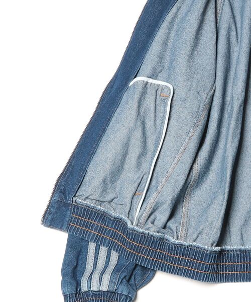adidas(アディダス)の「スタジアム ルーズフィット デニム トラックジャケット / アディダス adidas(ジャージ・メンズ・ブルー・LARGE/MEDIUM/X-LARGE/XX-LARGE/3XL/SMALL/X-SMALL)」の4枚目の写真