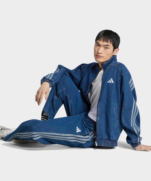 adidas(アディダス)の「スタジアム ルーズフィット デニム トラックジャケット / アディダス adidas(ジャージ・メンズ・ブルー・LARGE/MEDIUM/X-LARGE/XX-LARGE/3XL/SMALL/X-SMALL)」の2枚目の写真