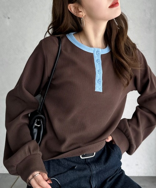 TREOVER（トレオーバー）の「ショート丈 バイカラーヘンリーネックワッフルプルオーバー（Tシャツ/カットソー・レディース・オフホワイト/杢グレー/ライトブルー/ブラウン・FREE）」の12枚目の写真
