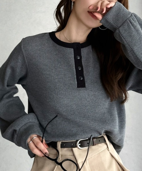 TREOVER（トレオーバー）の「ショート丈 バイカラーヘンリーネックワッフルプルオーバー（Tシャツ/カットソー・レディース・オフホワイト/杢グレー/ライトブルー/ブラウン・FREE）」の21枚目の写真