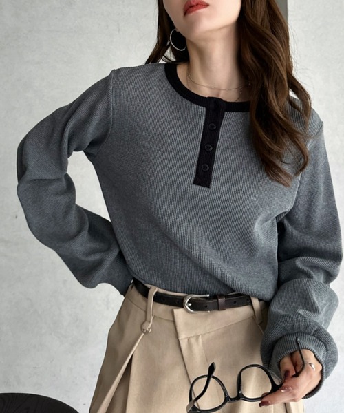 TREOVER（トレオーバー）の「ショート丈 バイカラーヘンリーネックワッフルプルオーバー（Tシャツ/カットソー・レディース・オフホワイト/杢グレー/ライトブルー/ブラウン・FREE）」の22枚目の写真