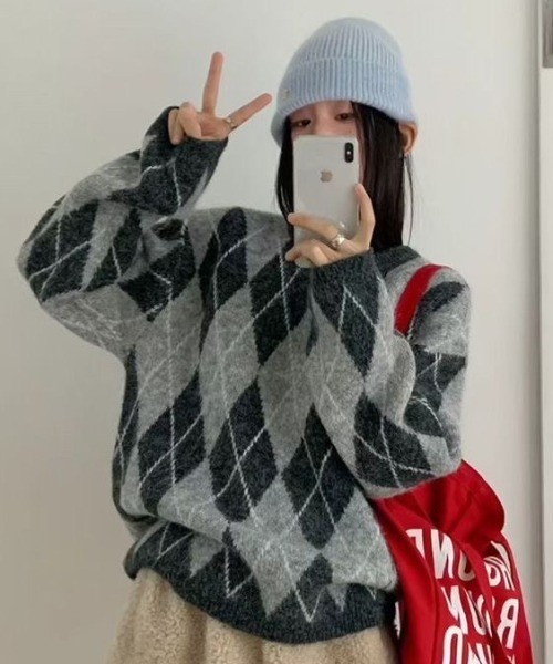 Teem Store(チームストア)の「オーバーサイズ アーガイル柄シャギーニットプルオーバー(ニット/セーター・レディース・ベージュ/グレー/レッド/ピンク・M)」の2枚目の写真