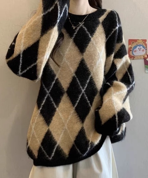 Teem Store(チームストア)の「オーバーサイズ アーガイル柄シャギーニットプルオーバー(ニット/セーター・レディース・ベージュ/グレー/レッド/ピンク・M)」の13枚目の写真