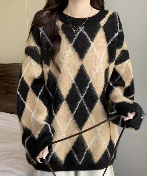 Teem Store(チームストア)の「オーバーサイズ アーガイル柄シャギーニットプルオーバー(ニット/セーター・レディース・ベージュ/グレー/レッド/ピンク・M)」の17枚目の写真