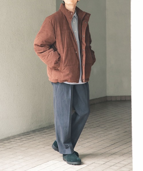 ITEMS URBANRESEARCH(アイテムズ アーバンリサーチ)の「コーデュロイ発熱中綿ハイネックジャケット(ダウンジャケット/コート・メンズ・ネイビー/ブラウン/ブラック・LARGE/MEDIUM)」の17枚目の写真