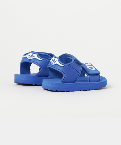 adidas（アディダス）の「オリジナルス ビーチサンダル[BEACH SANDAL I]（サンダル・キッズ・ブルー・15cm/16cm/13cm/14cm/12cm）」の2枚目の写真