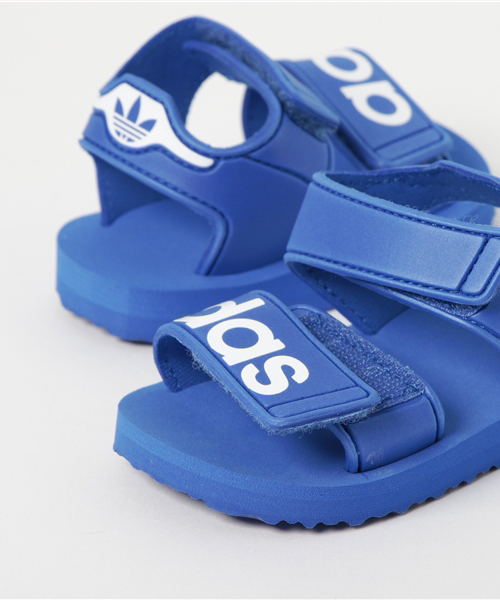adidas（アディダス）の「オリジナルス ビーチサンダル[BEACH SANDAL I]（サンダル・キッズ・ブルー・15cm/16cm/13cm/14cm/12cm）」の4枚目の写真