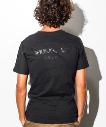 1PIU1UGUALE3 RELAX(ウノピゥウノウグァーレトレ)箔ロゴVネックTシャツ