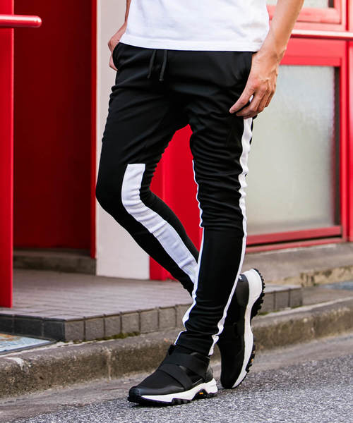 NUMBER (N)INE DENIM(ナンバーナインデニム)の「NUMBER (N)INE DENIM(ナンバーナインデニム)サイドライントラックパンツ(スウェットパンツ・メンズ・ブラック/ネイビー・SMALL/MEDIUM/LARGE/X-LARGE/XX-LARGE)」の3枚目の写真