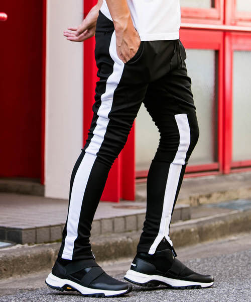 NUMBER (N)INE DENIM(ナンバーナインデニム)の「NUMBER (N)INE DENIM(ナンバーナインデニム)サイドライントラックパンツ(スウェットパンツ・メンズ・ブラック/ネイビー・SMALL/MEDIUM/LARGE/X-LARGE/XX-LARGE)」の4枚目の写真