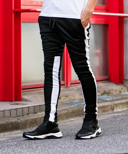 NUMBER (N)INE DENIM(ナンバーナインデニム)の「NUMBER (N)INE DENIM(ナンバーナインデニム)サイドライントラックパンツ(スウェットパンツ・メンズ・ブラック/ネイビー・SMALL/MEDIUM/LARGE/X-LARGE/XX-LARGE)」の6枚目の写真