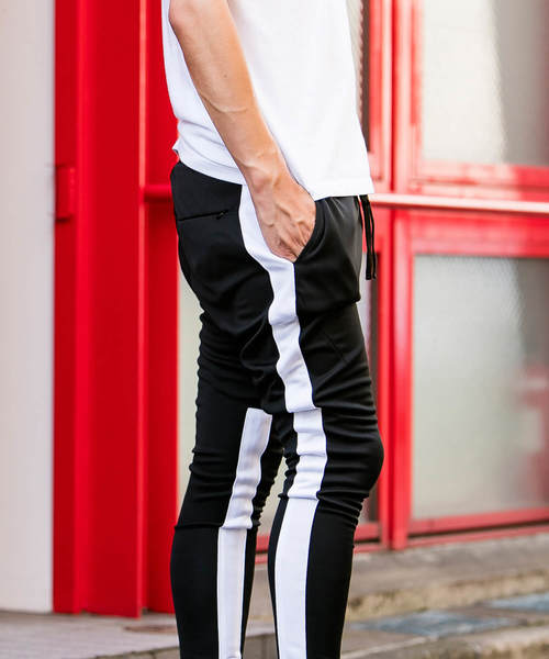 NUMBER (N)INE DENIM(ナンバーナインデニム)の「NUMBER (N)INE DENIM(ナンバーナインデニム)サイドライントラックパンツ(スウェットパンツ・メンズ・ブラック/ネイビー・SMALL/MEDIUM/LARGE/X-LARGE/XX-LARGE)」の7枚目の写真