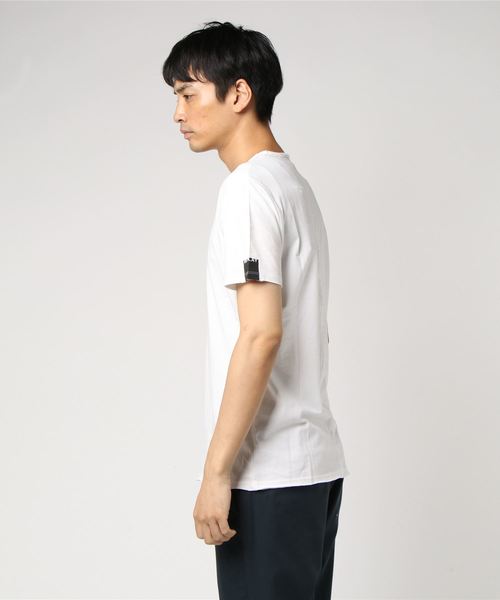 REPLAY（リプレイ）の「ベーシックジャージーVネックTEE（Tシャツ/カットソー・メンズ・ホワイト/ブラック/グレー/ネイビー/ライトアッシュグレー・SMALL/LARGE/MEDIUM/X-LARGE/X-SMALL/XX-LARGE）」の6枚目の写真