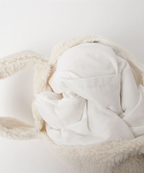 KOBE LETTUCE（コウベレタス）の「もこもこボアマルシェバッグ＊レディース/かばん[B1209]神戸レタス（ハンドバッグ・レディース・ブラック/グレー/アイボリー・FREE）」の4枚目の写真