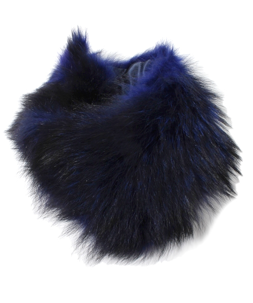 FIGARO Paris（フィガロパリ）の「FIGARO NAME A-JOLIE チャイニーズラクーンストール（マフラー・レディース・グレー/ブルー/グリーン・FREE）」の3枚目の写真