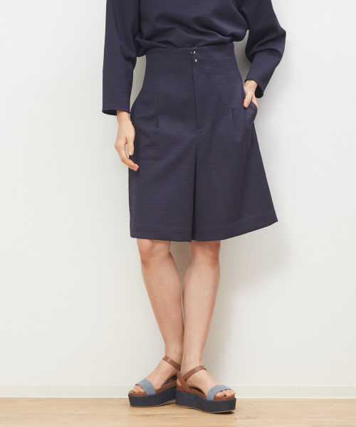 DESIGNWORKS(デザインワークス)の「ショートパンツ(その他パンツ・レディース・ネイビー/ブラウン・38/36)」の1枚目の写真