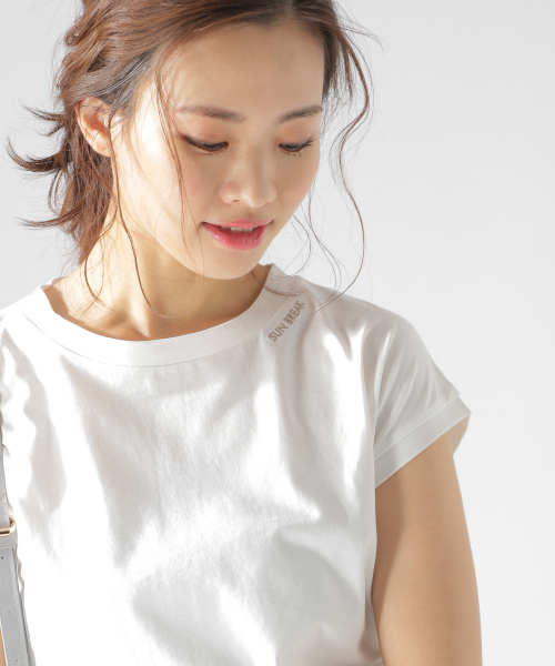 BAYFLOW(ベイフロー)の「カリフォルニアコットン刺繍T(Tシャツ/カットソー・レディース・ピンク/ベージュ/ブラック/ホワイト・FREE)」の2枚目の写真