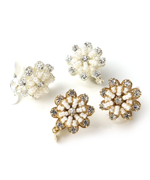 MAYGLOBE（メイグローブ）の「MAYGLOBE Veil / フラワーモチーフイヤリング（イヤリング・レディース・シルバー/ゴールド・FREE）」の6枚目の写真