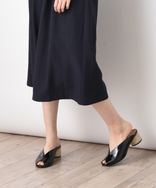 INTERPLANET（インタープラネット）の「Ｖ字カットジュートサンダル（サンダル・レディース・ブラック/ベージュ・23.5cm/24.5cm）」の4枚目の写真