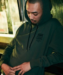 VANS�i�o���Y�j�́uVANS ���@���Y VANS California Viet HOODIE CD20SS-MC03 OLIVE�i�X�E�F�b�g�j�v
