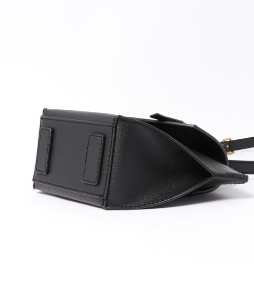 CHARLES & KEITH（チャールズ & キース）の「キャンバストラペーズ トップハンドルバッグ / Canvas Trapeze Top Handle Bag（ハンドバッグ・レディース・ブラック/オリーブ/ライトブラウン/マルチ/ブラック系その他2・M）」の7枚目の写真