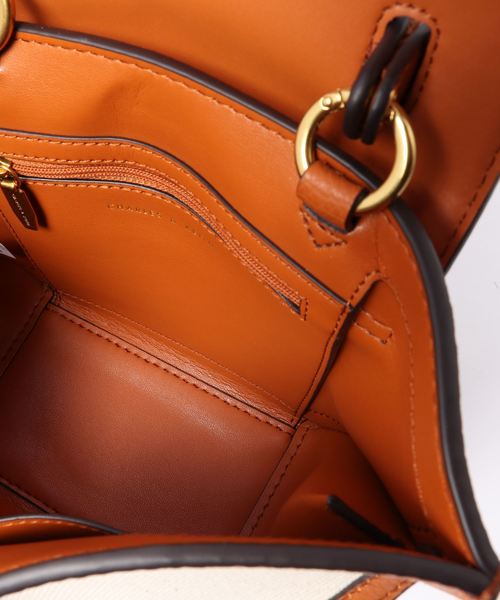 CHARLES & KEITH（チャールズ & キース）の「キャンバストラペーズ トップハンドルバッグ / Canvas Trapeze Top Handle Bag（ハンドバッグ・レディース・ブラック/オリーブ/ライトブラウン/マルチ/ブラック系その他2・M）」の9枚目の写真