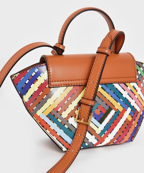 CHARLES & KEITH（チャールズ & キース）の「キャンバストラペーズ トップハンドルバッグ / Canvas Trapeze Top Handle Bag（ハンドバッグ・レディース・ブラック/オリーブ/ライトブラウン/マルチ/ブラック系その他2・M）」の14枚目の写真