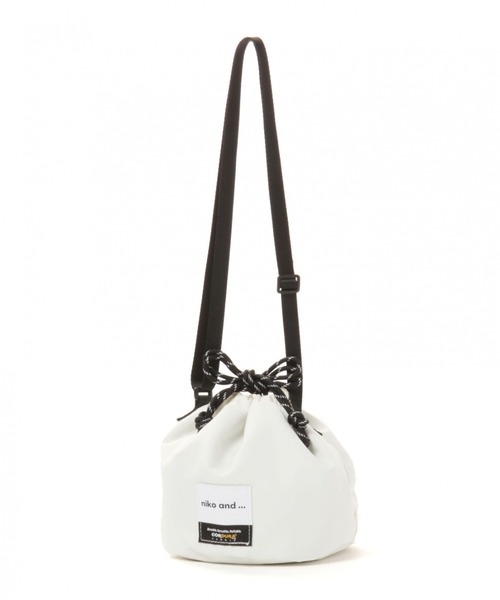 niko and...（ニコアンド）の「CORDURA巾着バッグ（ショルダーバッグ・レディース・ブラック/ベージュ/パープル/オフホワイト/イエロー・0）」の16枚目の写真