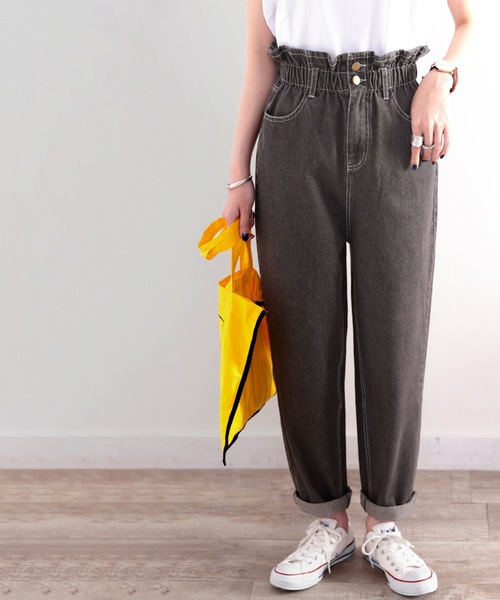 classicalelf（クラシカルエルフ）の「スタイルアップ魅せ。ハイウエストギャザーテーパードパンツ（デニムパンツ・レディース・ブラック/インディゴブルー/ナチュラル/グレー/ブラウン/グレー系その他・SMALL/MEDIUM/LARGE/X-LARGE/XX-LARGE）」の3枚目の写真