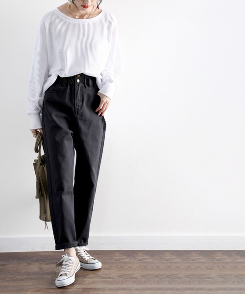 classicalelf（クラシカルエルフ）の「スタイルアップ魅せ。ハイウエストギャザーテーパードパンツ（デニムパンツ・レディース・ブラック/インディゴブルー/ナチュラル/グレー/ブラウン/グレー系その他・SMALL/MEDIUM/LARGE/X-LARGE/XX-LARGE）」の14枚目の写真