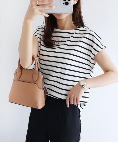 andme(アンドミー)の「ポンチフレンチスリーブ背中タックトップス(Tシャツ/カットソー・レディース・ブラック/オフホワイト/ラベンダー/ホワイト×ブラック/グレー系その他/ベージュ系その他/パープル系その他/ライトベージュ/ピンク/ホワイト×ブラウン・M/L)」の3枚目の写真