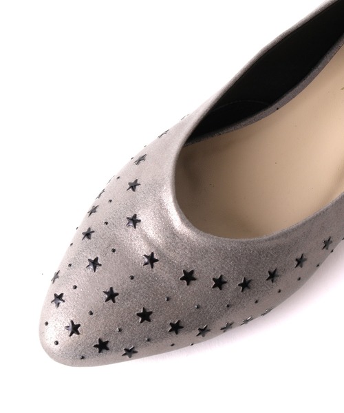 coca(ANDEX shoes product)(コカ)の「coca / コカ 星スタッズ付き ポインテッドトゥ ローヒール パンプス 420002(パンプス・レディース・パイソン/ブラック/ベージュ・23.5cm/24.5cm/22cm/23cm/22.5cm/24cm)」の4枚目の写真