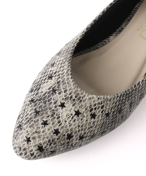 coca(ANDEX shoes product)(コカ)の「coca / コカ 星スタッズ付き ポインテッドトゥ ローヒール パンプス 420002(パンプス・レディース・パイソン/ブラック/ベージュ・23.5cm/24.5cm/22cm/23cm/22.5cm/24cm)」の9枚目の写真