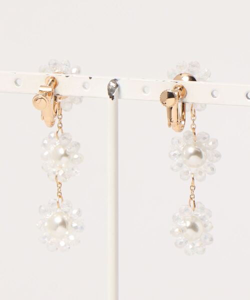 flower（フラワー）の「シアーフラワリーイヤリング（イヤリング・レディース・ホワイト・FREE）」の2枚目の写真