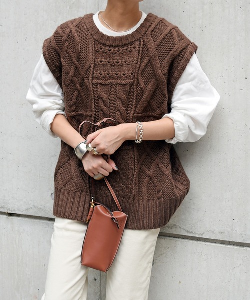 Marient（マリエント）の「ケーブルアランニットベスト（ニット/セーター・レディース・ベージュ/ブラウン/アイボリー・FREE）」の3枚目の写真