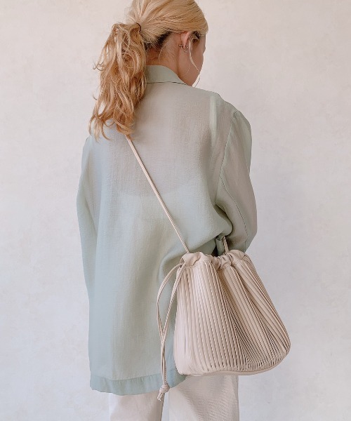 VANNIE U（ヴァニーユー）の「レザープリーツBAG（ショルダーバッグ・レディース・ブラック/アイボリー/ベージュ・FREE）」の19枚目の写真