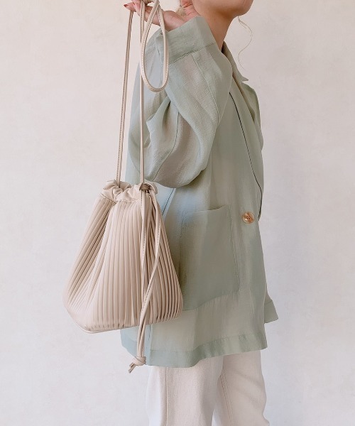 VANNIE U（ヴァニーユー）の「レザープリーツBAG（ショルダーバッグ・レディース・ブラック/アイボリー/ベージュ・FREE）」の17枚目の写真