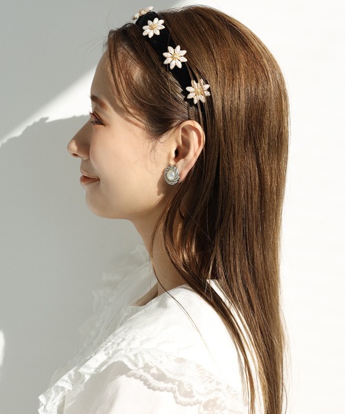 one after another NICE CLAUP（ワンアフターアナザーナイスクラップ）の「デイジービジューカチューシャ（カチューシャ・レディース・ブラック・FREE）」の4枚目の写真