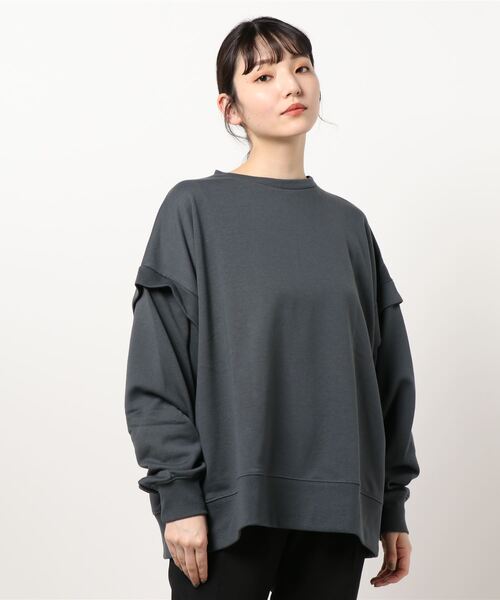 earth music&ecology（アースミュージックアンドエコロジー）の「ルーズシルエットプルオーバー ＊（スウェット・レディース・チャコールグレー/オフホワイト/ミント/ピンクベージュ・FREE）」の5枚目の写真