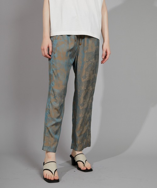 CIAOPANIC（チャオパニック）の「リーフ柄イージーパンツ（スラックス・レディース・グリーン/ネイビー/ブルー系その他・FREE）」の15枚目の写真