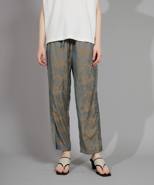 CIAOPANIC（チャオパニック）の「リーフ柄イージーパンツ（スラックス・レディース・グリーン/ネイビー/ブルー系その他・FREE）」の16枚目の写真