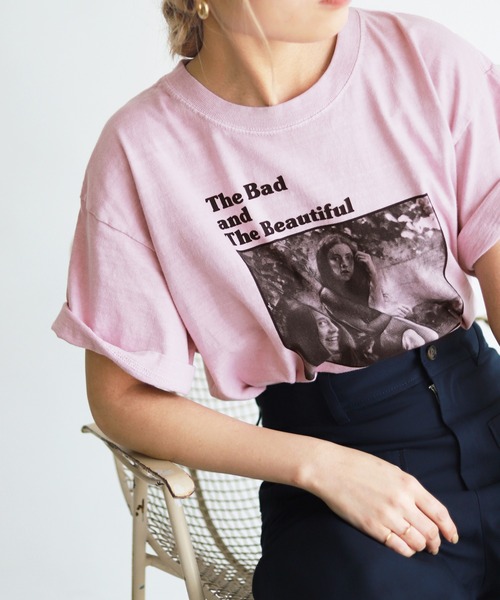 SLOBE IENA（スローブイエナ）の「Roberta Bayley Girls フォトTEE【洗濯機使用可能】◆（Tシャツ/カットソー・レディース・ホワイト/ピンク・FREE）」の2枚目の写真