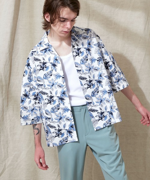 EMMA CLOTHES（エマクローズ）の「オーバーサイズドルマン プラントガラ オープンカラーS/Sシャツ EMMA CLOTHES（シャツ/ブラウス・メンズ・ホワイト系その他/ブラック系その他/ベージュ系その他/グリーン系その他/ブルー系その他/ブラック系その他2/ブルー系その他2/ブルー系その他3・M/L）」の3枚目の写真