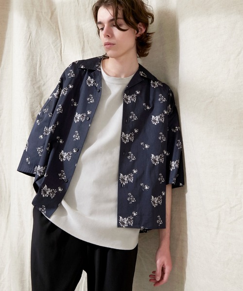 EMMA CLOTHES（エマクローズ）の「オーバーサイズドルマン プラントガラ オープンカラーS/Sシャツ EMMA CLOTHES（シャツ/ブラウス・メンズ・ホワイト系その他/ブラック系その他/ベージュ系その他/グリーン系その他/ブルー系その他/ブラック系その他2/ブルー系その他2/ブルー系その他3・M/L）」の21枚目の写真